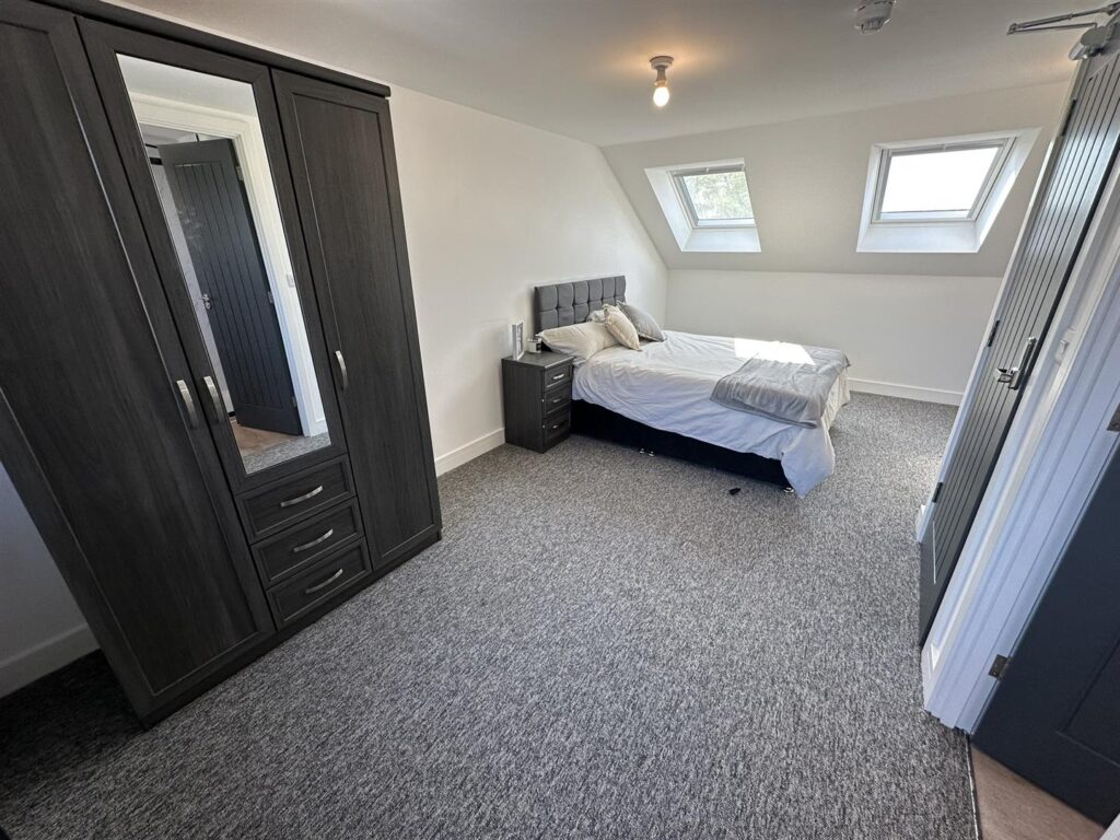 Charlton Road, Kingswood